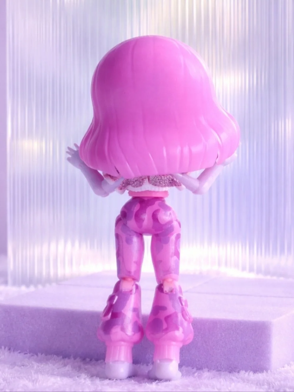 Capsule Chix fashionable android doll from the HoloGlow collection - Picture 2 of 3